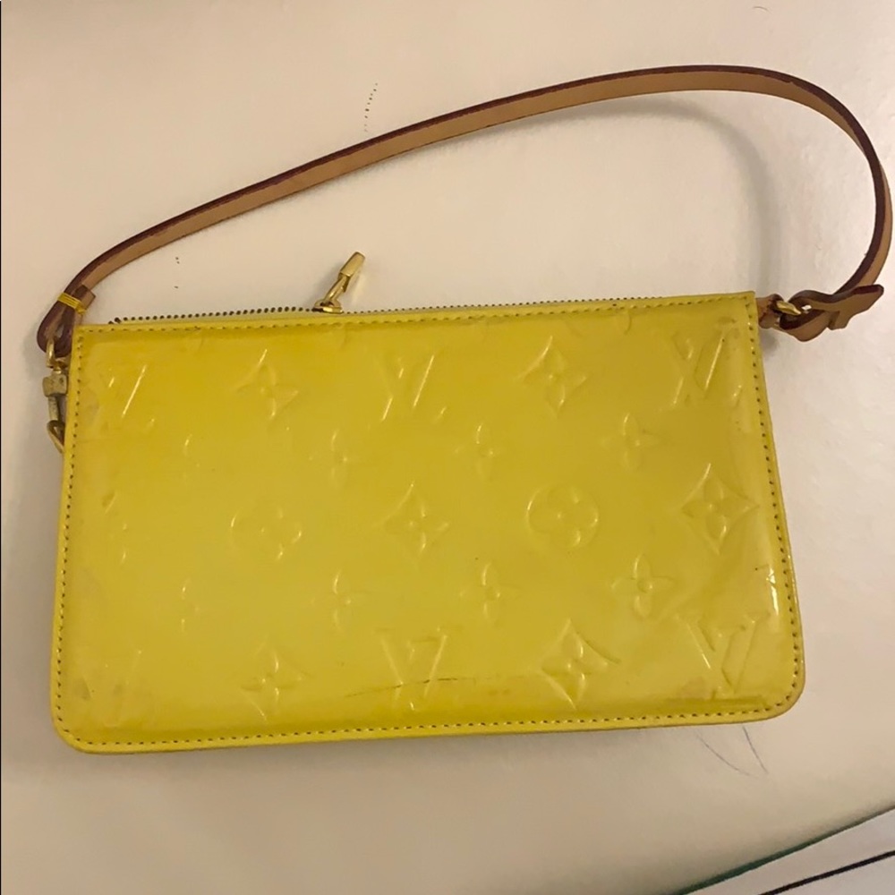 Authentic Lv yellow Vernis purse